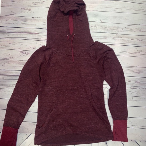 Avalanche Tops - Avalanche sweatshirt size small